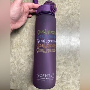 Scentsy 32 oz water bottle